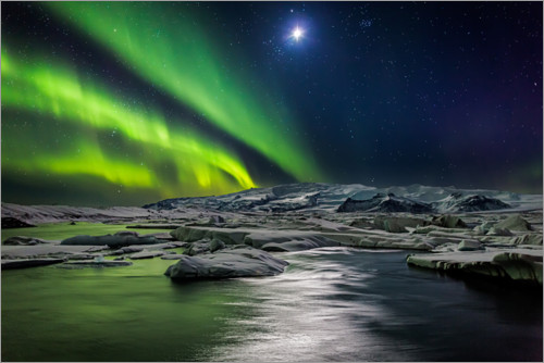 Poster Mond und Aurora Borealis