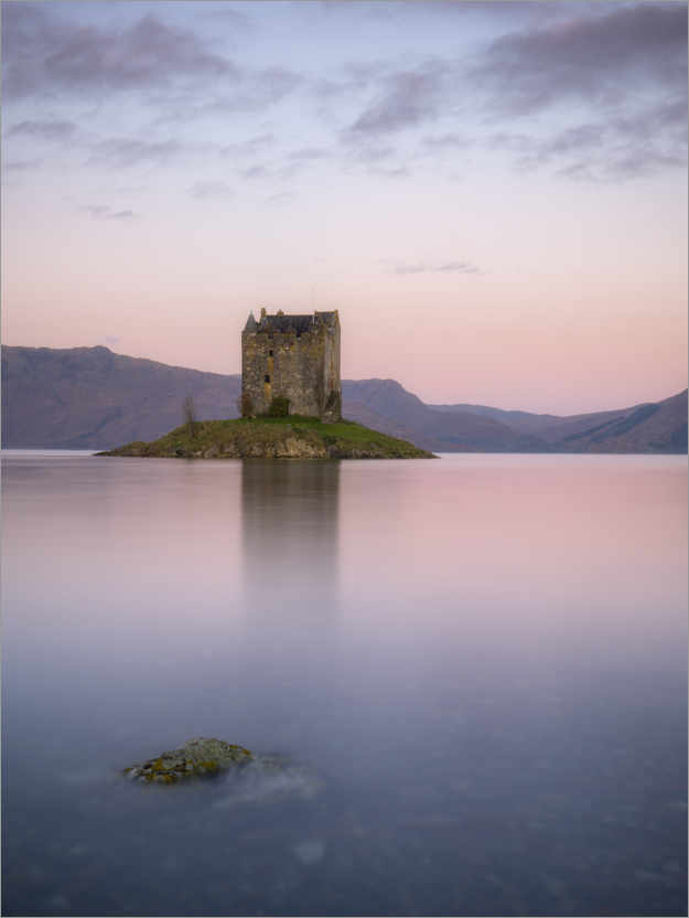 Poster Castle Stalker at sunrise, Scotland