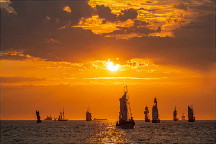 Poster Segelschiffe im Sonnenuntergang auf der Hanse Sail in Rostock