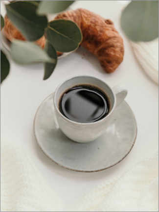 Leinwandbild  Kaffee und Crossaint am Morgen
