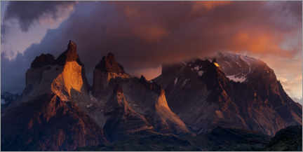 Póster  Cerro Torre burning, Nationalpark Torres del Paine - Dieter Meyrl