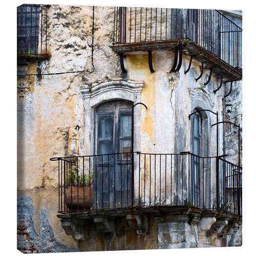 Lærredsbillede Medieval facade in the Sicilian mountain village Forza d'Agro