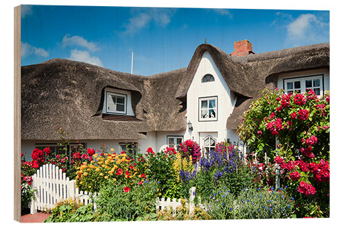 Wood print Amrum - thatched house with flower garden