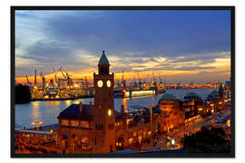 Gerahmter Kunstdruck Hamburger Landungsbrücken bei Sonnenuntergang