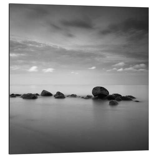 Aluminium print Stones on the sea beach - black and white