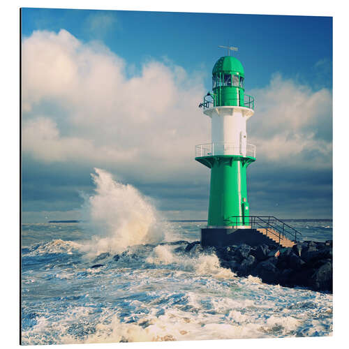 Obraz na aluminium Green lighthouse in the surf II