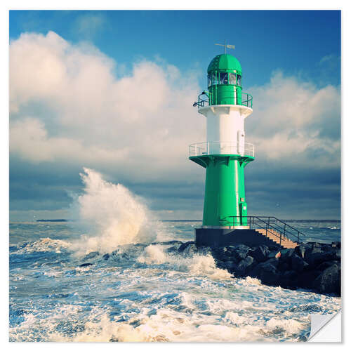 Självhäftande poster Green lighthouse in the surf II