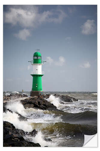 Selvklebende plakat Green lighthouse in the surf I