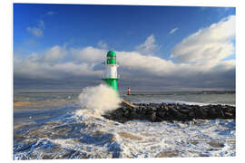 Foam board print Green lighthouse in the surf III