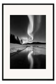 Gerahmter Kunstdruck Aurora Borealis über Sandvannet See in Troms, Norwegen