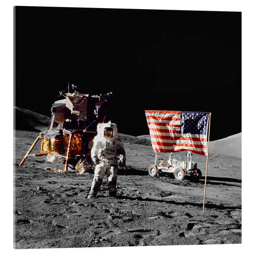 Stampa su vetro acrilico Apollo 17 astronaut stands near the United States flag