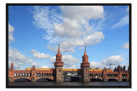 Gerahmter Kunstdruck Oberbaumbrücke Berlin mit U-Bahn und Fernsehturm - typisch Berlin