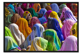 Gerahmter Kunstdruck Frauen in bunten Saris