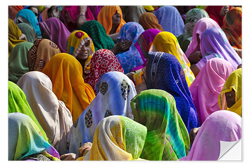 Naklejka na ścianę Women in Colourful Saris