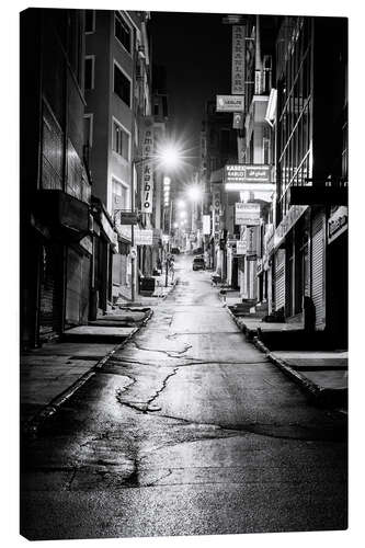 Quadro em tela a dusky street at night in Istanbul - Turkey