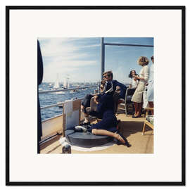 Impression artistique encadrée John et Jacqueline Kennedy à une régate de voiliers