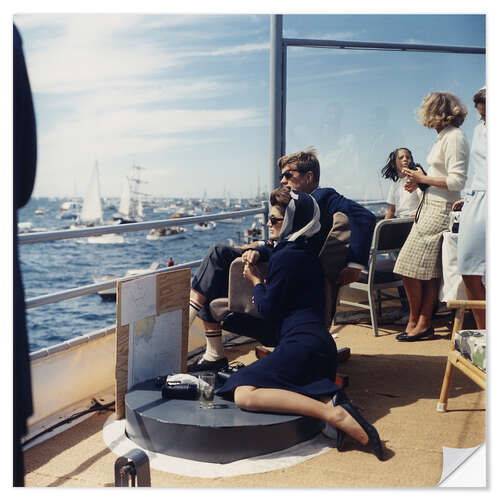 Självhäftande poster President and Jacqueline Kennedy at Sailing