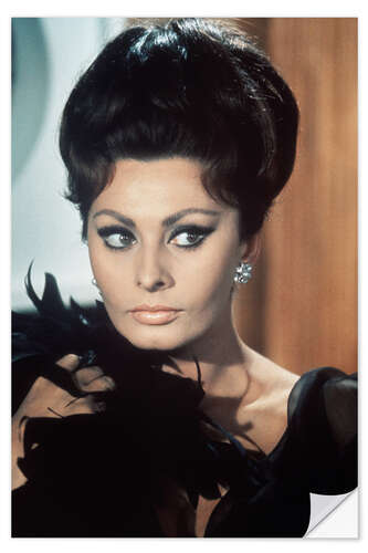 Naklejka na ścianę Sophia Loren with Earrings