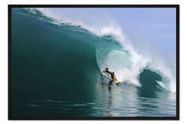 Gerahmter Kunstdruck Surfen in einem riesigen grünen Welle, tropisches Inselparadies