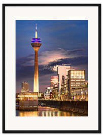 Gerahmter Kunstdruck Düsseldorf Medienhafen bei Nacht