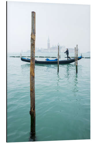 Tableau en aluminium Gondolier et sa gondole dans le brouillard à Venise