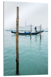 Gallery print Gondolier with his gondola on the water in Venice in fog