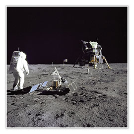 Obra artística Apollo 11 Astronaut Edwin Aldrin schaut zurück auf Tranquility Basis - NASA