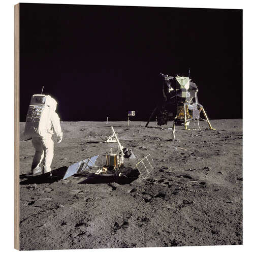 Quadro de madeira Apollo 11 Astronaut Edwin Aldrin schaut zurück auf Tranquility Basis