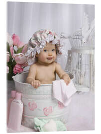 Obraz na szkle akrylowym Baby in flowery bucket