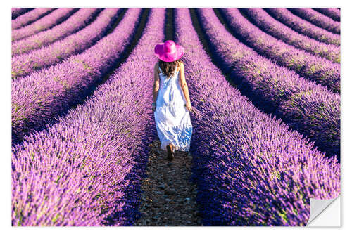 Naklejka na ścianę Girl in a lavender field