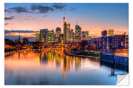 Muursticker Frankfurt skyline at sunset reflected in the Main