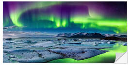 Självhäftande poster Iceland: Auroras above the glacier lagoon (panorama)