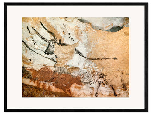 Kehystetty taidepainatus Bull and cow with calf, Cave of Lascaux