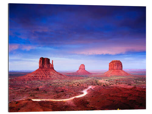 Galleriataulu Panorama of Monument Valley at dusk after sunset, Utah, USA