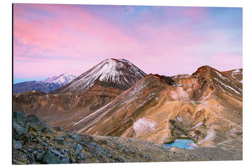 Cuadro de aluminio Awesome sunrise on Mount Ngauruhoe and red crater, Tongariro crossing, New Zealand