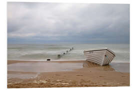 Print på skumplade fishing boat on the Baltic beach