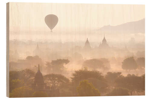 Print på træ Balloon above the Bagan temples