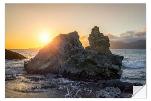 Selvklæbende plakat Rock at the beach with sunset