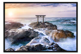 Gerahmter Kunstdruck Japanisches Torii in Japan am Meer