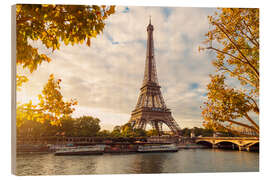 Puutaulu Shore at the Eiffel Tower