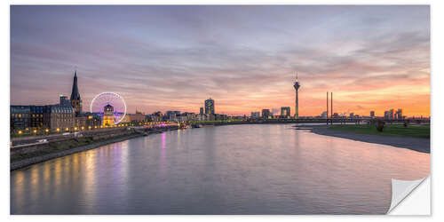 Naklejka na ścianę Dusseldorf Skyline at blazing red sunset