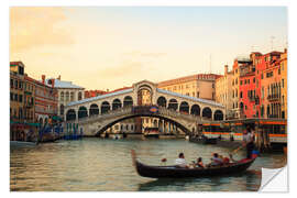 Selvklebende plakat Rialto bridge at sunset with gondola, Venice, Italy