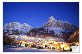 Sticker mural Corvara in Badia la nuit sous le sommet de la montagne