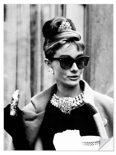 Wandsticker Breakfast at Tiffany's, Audrey mit Sonnenbrille