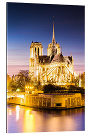 Quadro em plexi-alumínio Notre Dame, illuminated at dusk, Paris