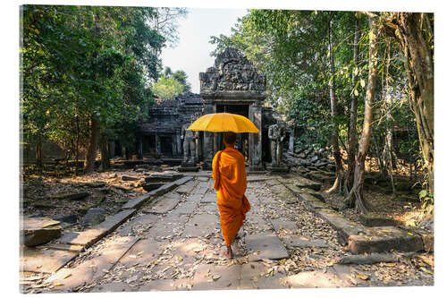 Acrylglasbild Mönch mit Regenschirm zu Fuß in Angkor Wat Tempel, Kambodscha