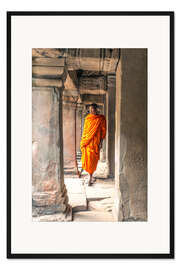 Gerahmter Kunstdruck Mönch, der im Inneren Agkor Wat Tempel, Kambodscha