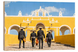 Holzbild Mariachi-Band mit Sombreros in einem alten Kloster, Mexiko