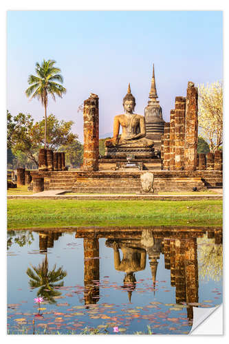 Självhäftande poster Wat Mahathat buddhist temple reflected in pond, Sukhothai, Thailand
