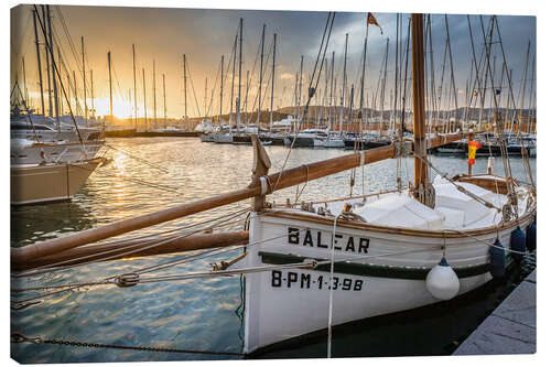 Lienzo Historic sailboat in the port of Palma de Mallorca